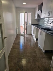 Reforma de cocina funcional y luminosa