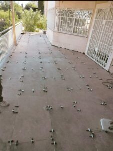 Nivelación y pavimentación de patio exterior